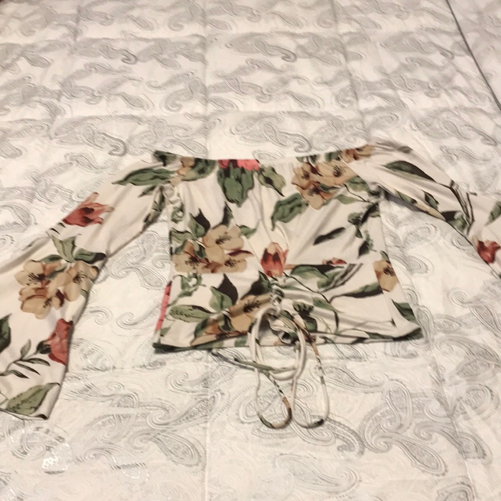 Top off the shoulder super cute!